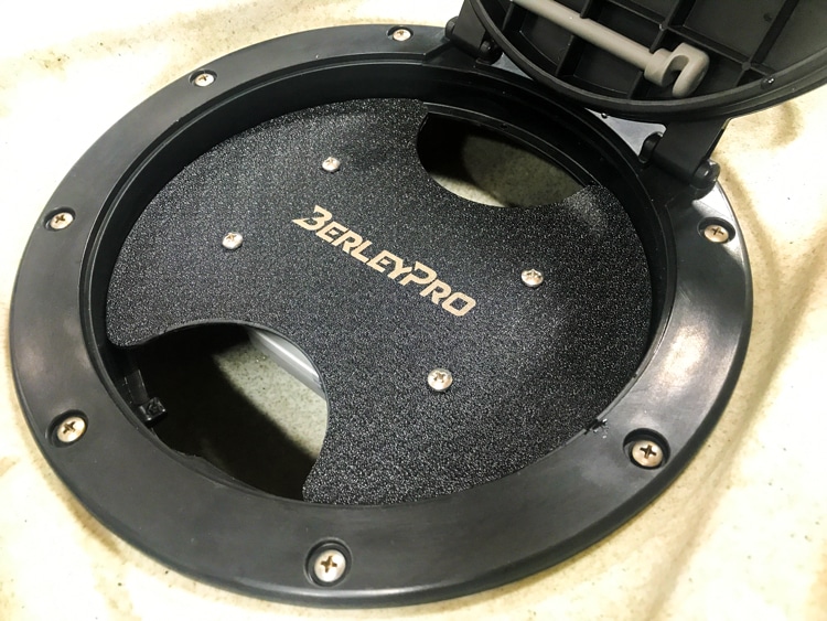 Live Well High-Low Switch 2 Check out the BerleyPro Batterang Bro! This sleek black circular hatch cover proudly flaunts the "BerleyPro" name, surrounded by precisely placed screws. It’s not just a cover—it’s a testament to top-notch craftsmanship and design excellence you’d expect from us at BerleyPro.