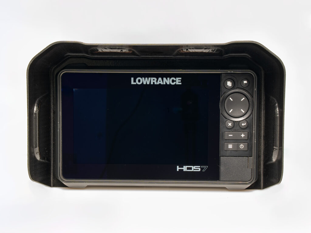 Lowrance HDS Live - Visor Installation 4 Lowrance HDS Anti Glare Hood