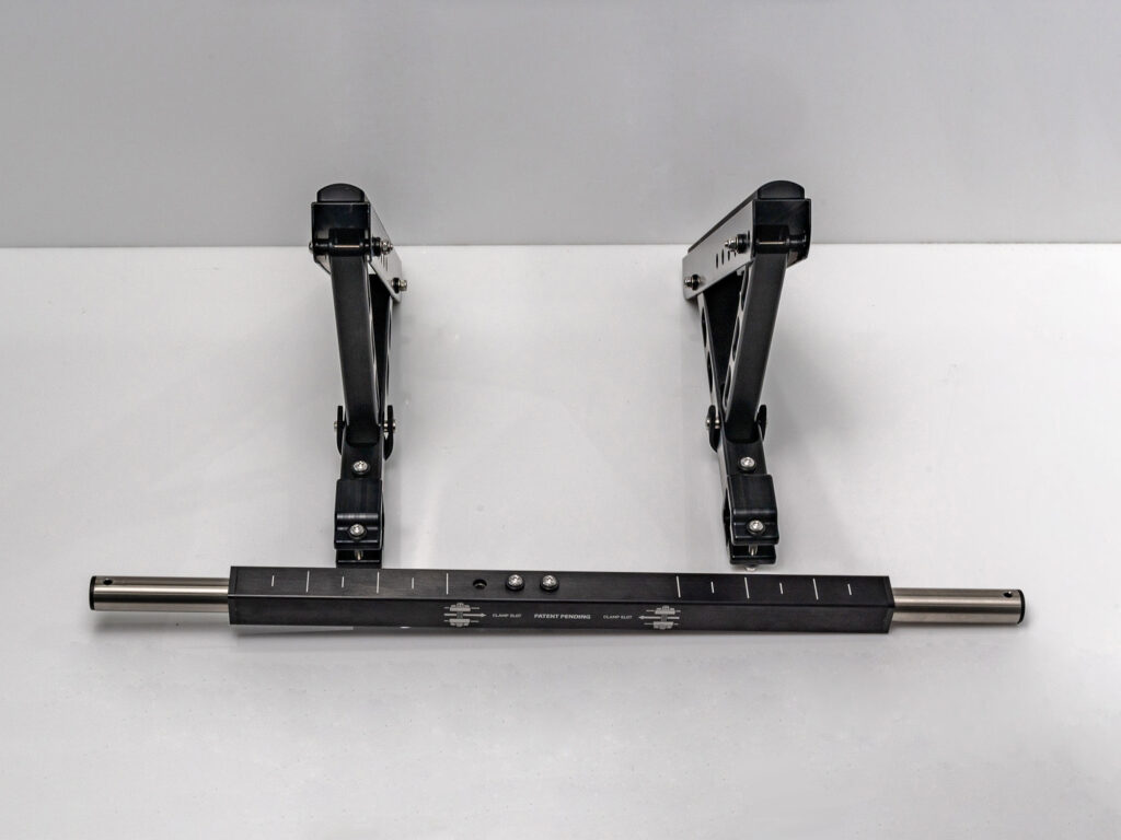 To locate the correct assembly alignment have the Kimmi Cart label facing away