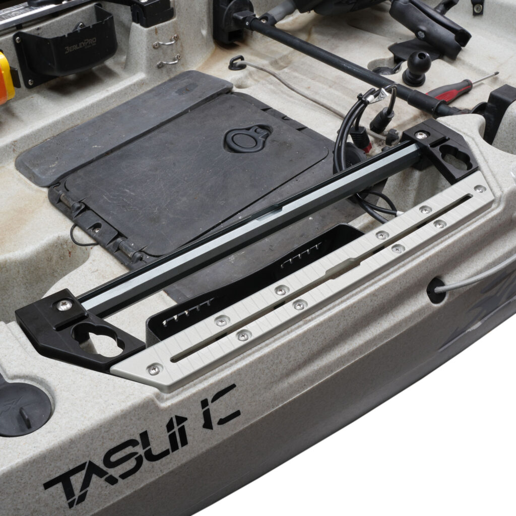 Get up close and personal with the Hobie Outback fishing kayak's interior! Feast your eyes on the Titan Tracks, your go-to solution for effortlessly mounting all those 2019+ accessories and gadgets. It's versatility at its finest, tailored just for you. 🎣🚀.