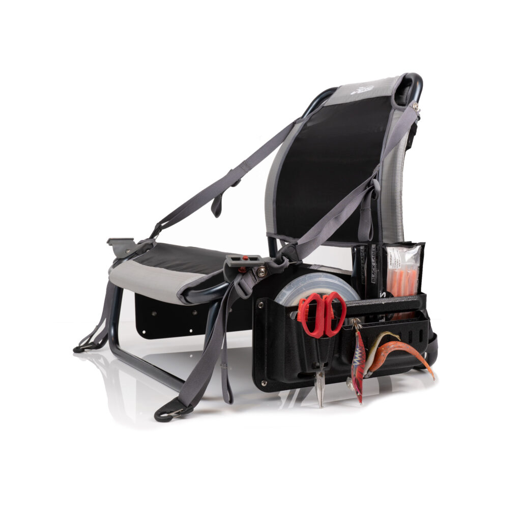 Introducing the Lynx Side Bro portable folding chair – your trusty companion for relaxation and efficiency! With its super comfy backrest, it's designed for those who like to kick back in style. Plus, it comes with attached storage pockets that are perfect for stashing all your essential tools and accessories, like scissors, so they're always within arm's reach. Whether you're lounging or getting down to business, this chair has got you covered!.