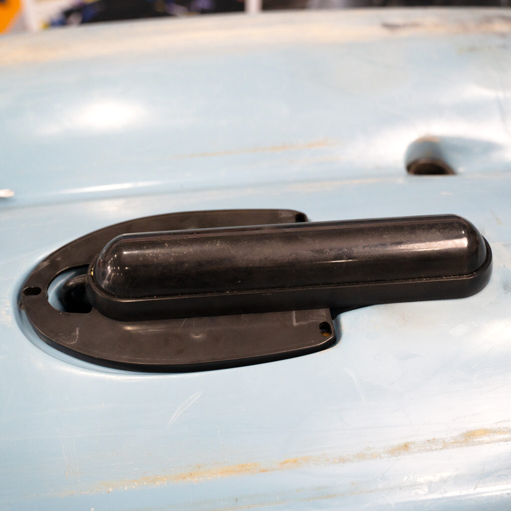 How to Install a BerleyPro Uni-Trans Mount for Lowrance 3-in-1 on a Hobie Compass (Step-by-Step) 2